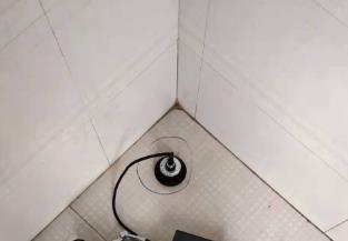 富阳卫生间漏水维修之 loft 夹层储藏室毗邻暗管渗水哪家好，推荐诚匠小爱修缮